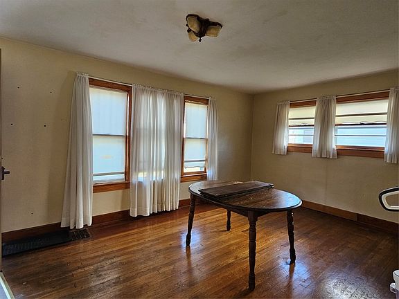 5th image of 304 Birdsall St