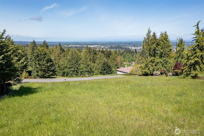 3rd image of 973 Fox Hollow Road