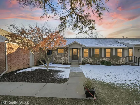 12116 Shenandoah Dr, South Lyon, MI 48178