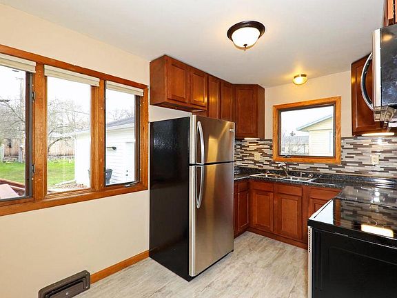 2nd image of 355 Joris Ave