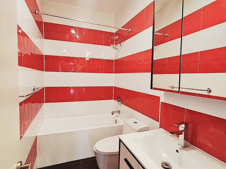 739 Garfield Ave #1C — Photo 4