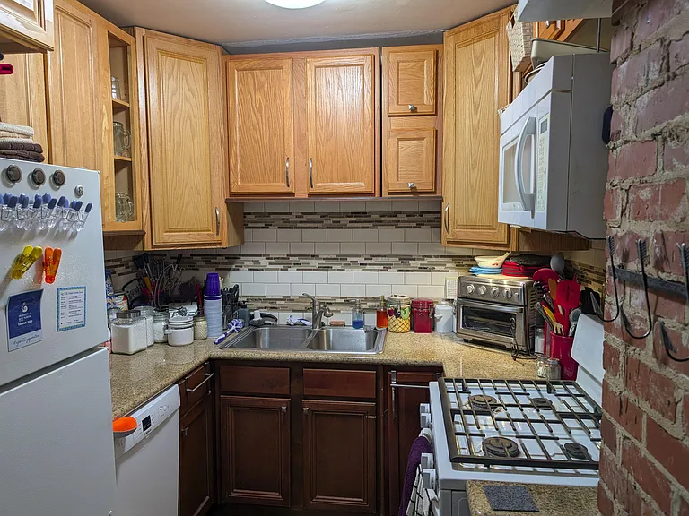 Flynn Dr — Photo 4