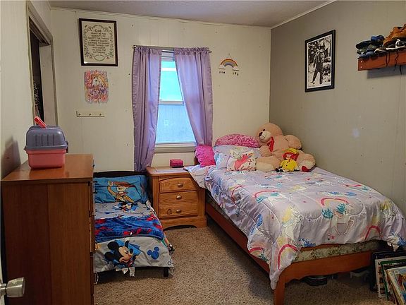 5th image of 505 E Cronkhite St