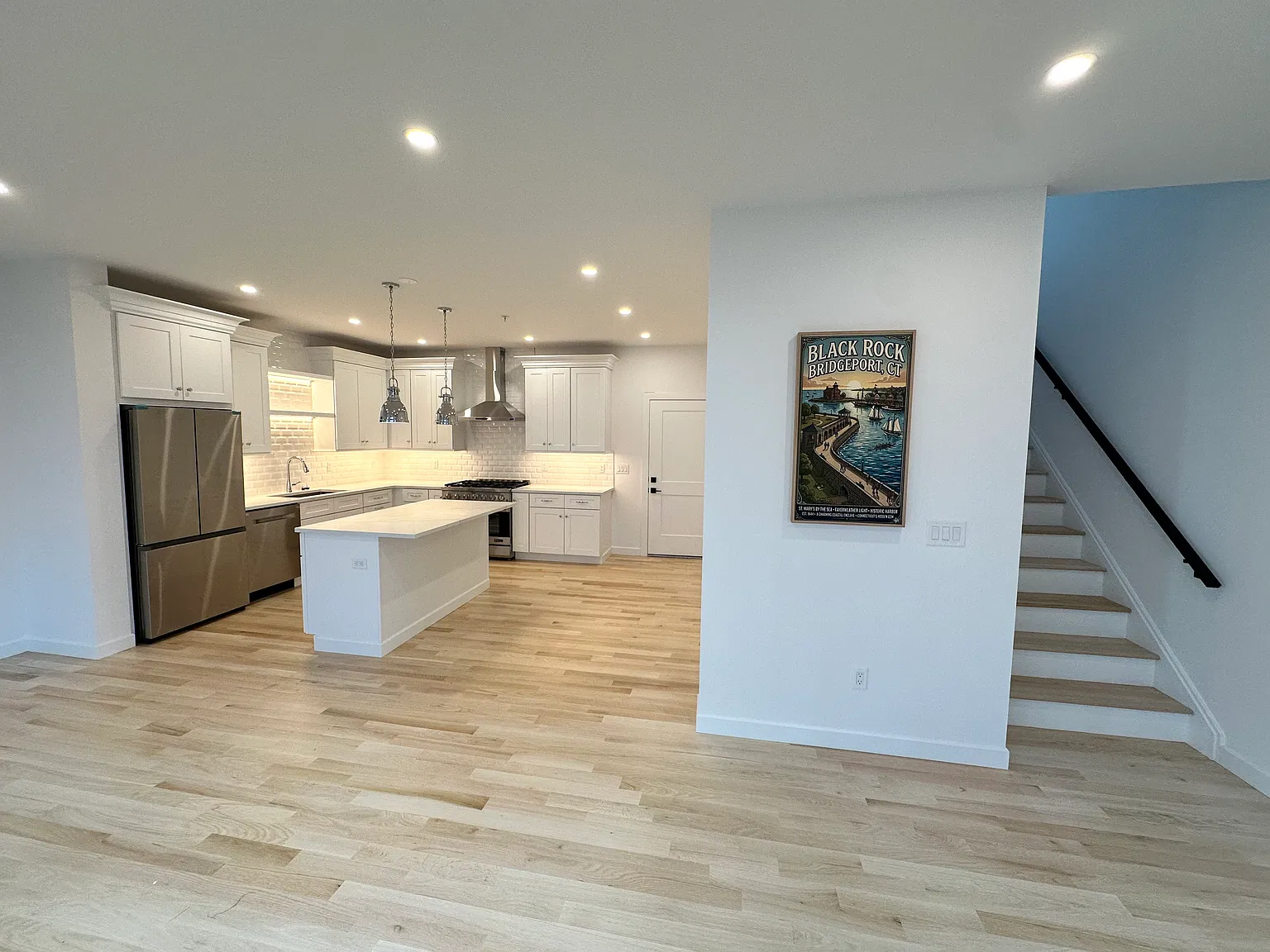 3 bed, 1.5 bath, 1320 sqft, $3,000 — Photo 4