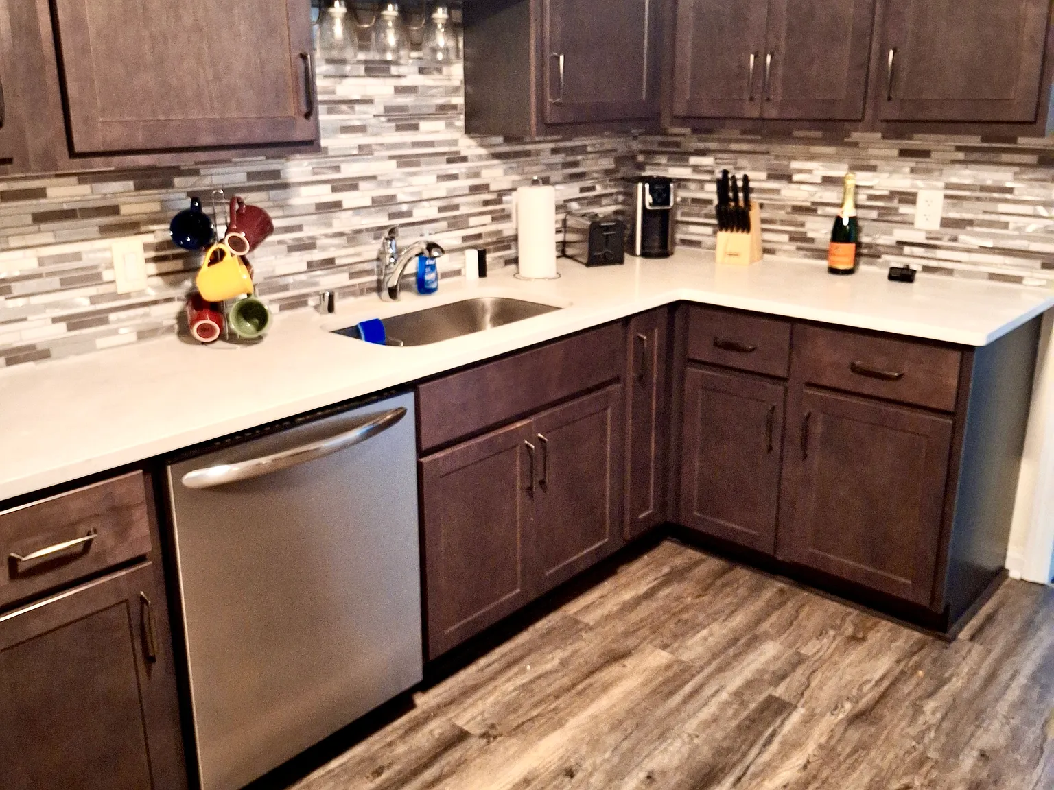 2 bed, 840 sqft, $2,400 — Photo 2