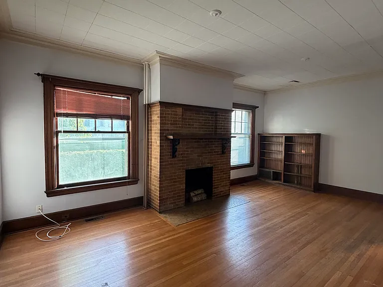 133 S Lake Ave #1 — Photo 17
