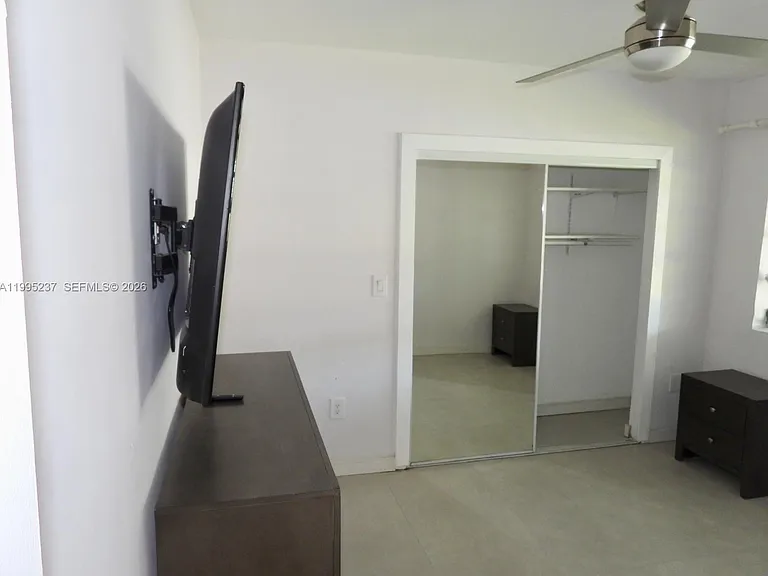 715 Hollywood Blvd — Photo 15