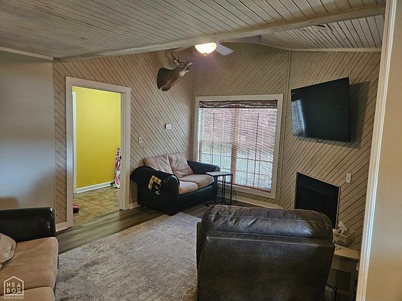 2nd image of 28 Float Creek Cir
