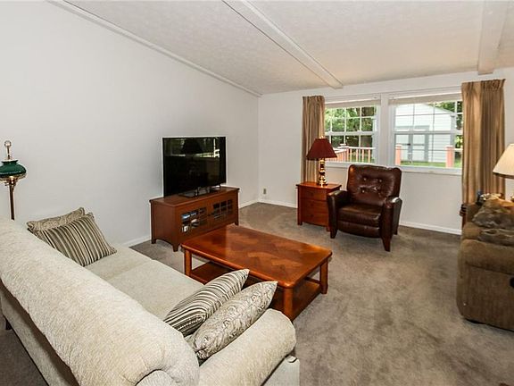 5th image of 8922 Royal Meadow Dr