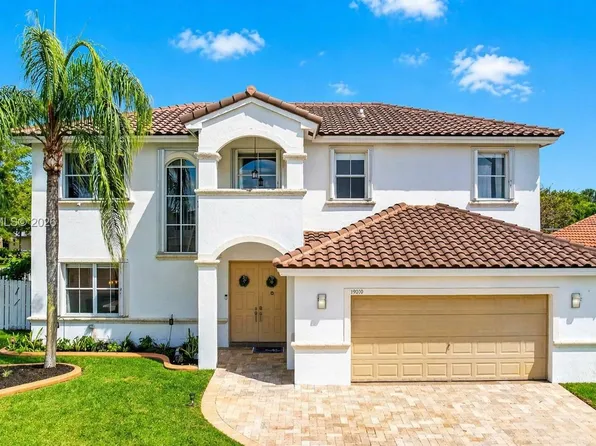 19010 NW 23rd Ct, Pembroke Pines, FL 33029