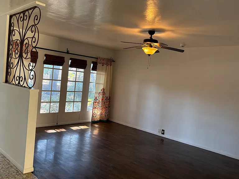 6601 N Louise Ave — Photo 33