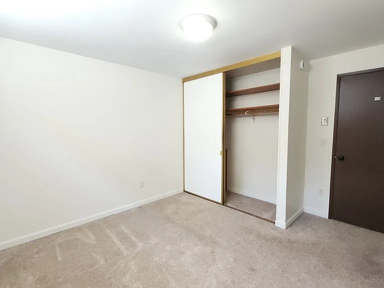 5129 24th Ave NE — Photo 9