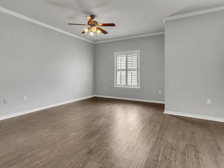 1486 Bentley Cir — Photo 15