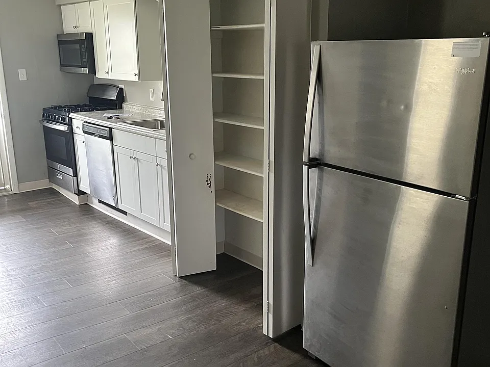 8 - 26 E. 1st Avenue - 20
