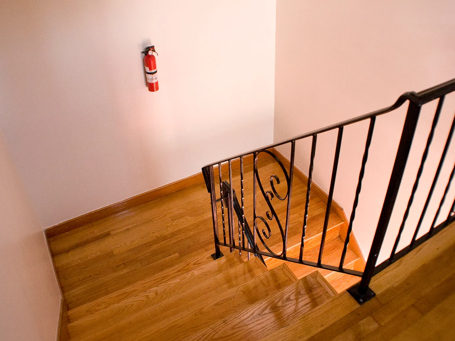2 bed, 800 sqft, $3,200 — Photo 3
