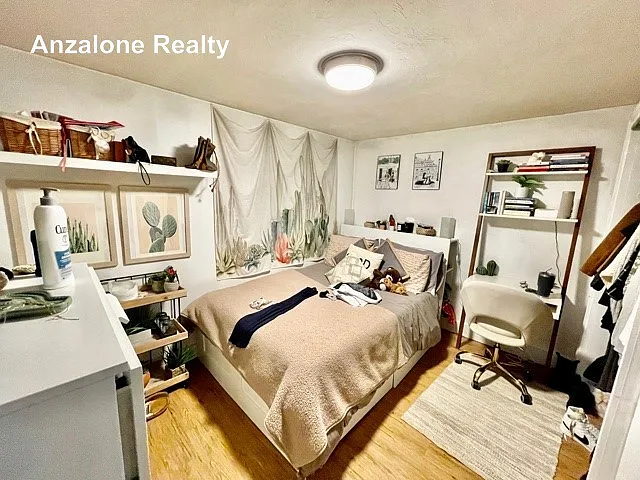 17 Thacher St #2 — Photo 6