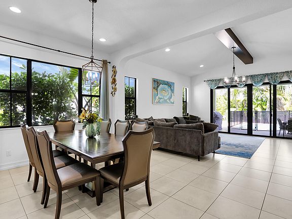 5th image of 10983 Meridian Drive N