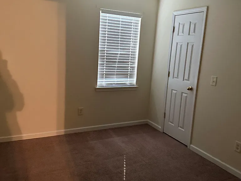 140 Trinity Dr — Photo 17