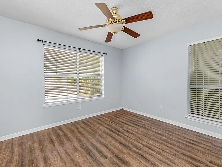 10150 Guidy Ln — Photo 14