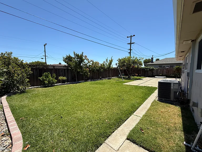 5376 Selma Ave — Photo 27