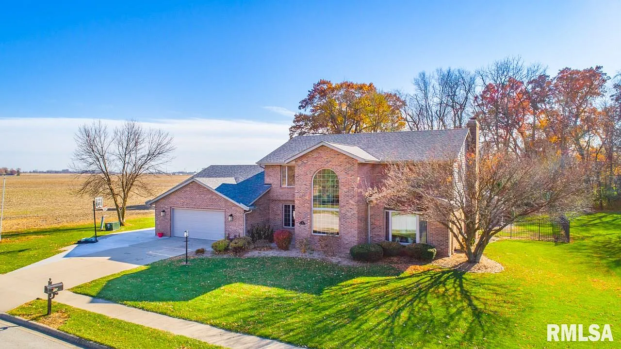 72 Hyde Park Dr photo 1