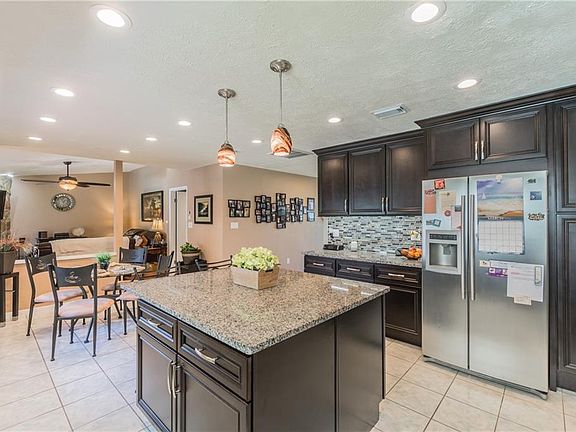 4th image of 5010 Grainary Ave