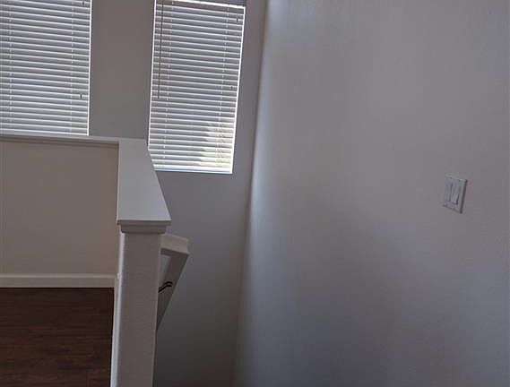 4th image of 315 Dolphin Ln Unit 1