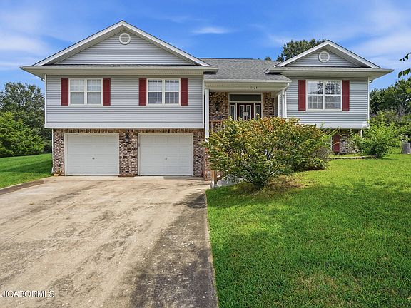 3rd image of 1924 Lakeview Dr