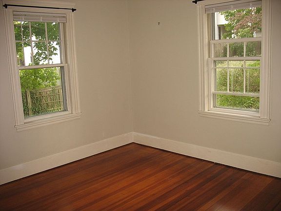 Back bedroom