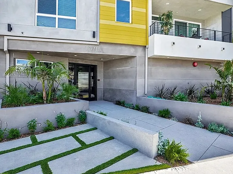 10718 Acama St — Photo 6
