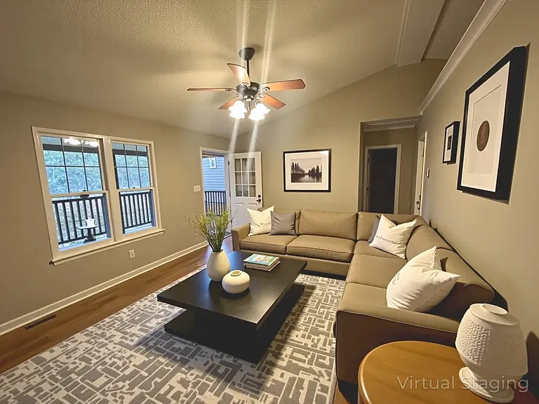 161 Mill Creek Dr — Photo 2
