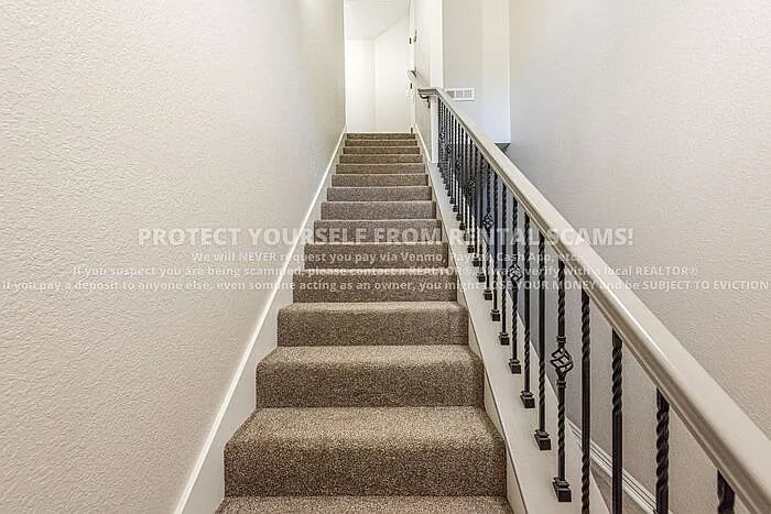 758 W Breeze Cv — Photo 9