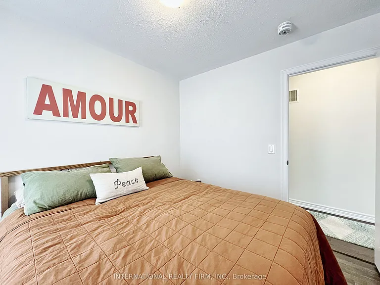 1 Frederick Pearson St — Photo 38