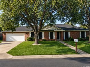 106 Weese Ln, Pleasanton, TX 78064