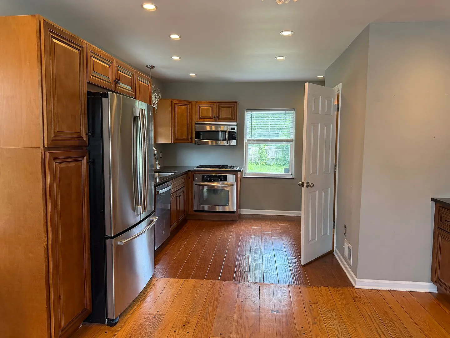 Cute Cape Cod 3 Bed, 1.5 Bath - Ready Now! — Photo 4
