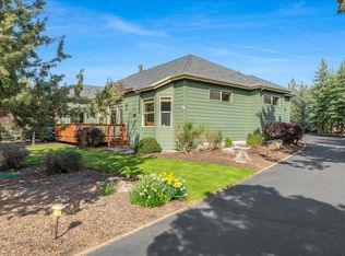 722 Golden Pheasant Dr, Redmond, OR 97756