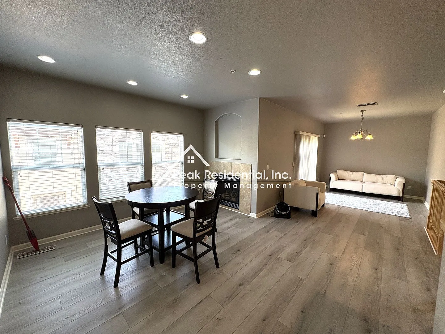 Nice 2bd/2ba North Natomas Condo with 2 Car Garage — Photo 4