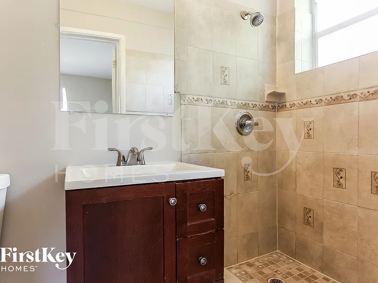 1101 NW 18th St — Photo 14