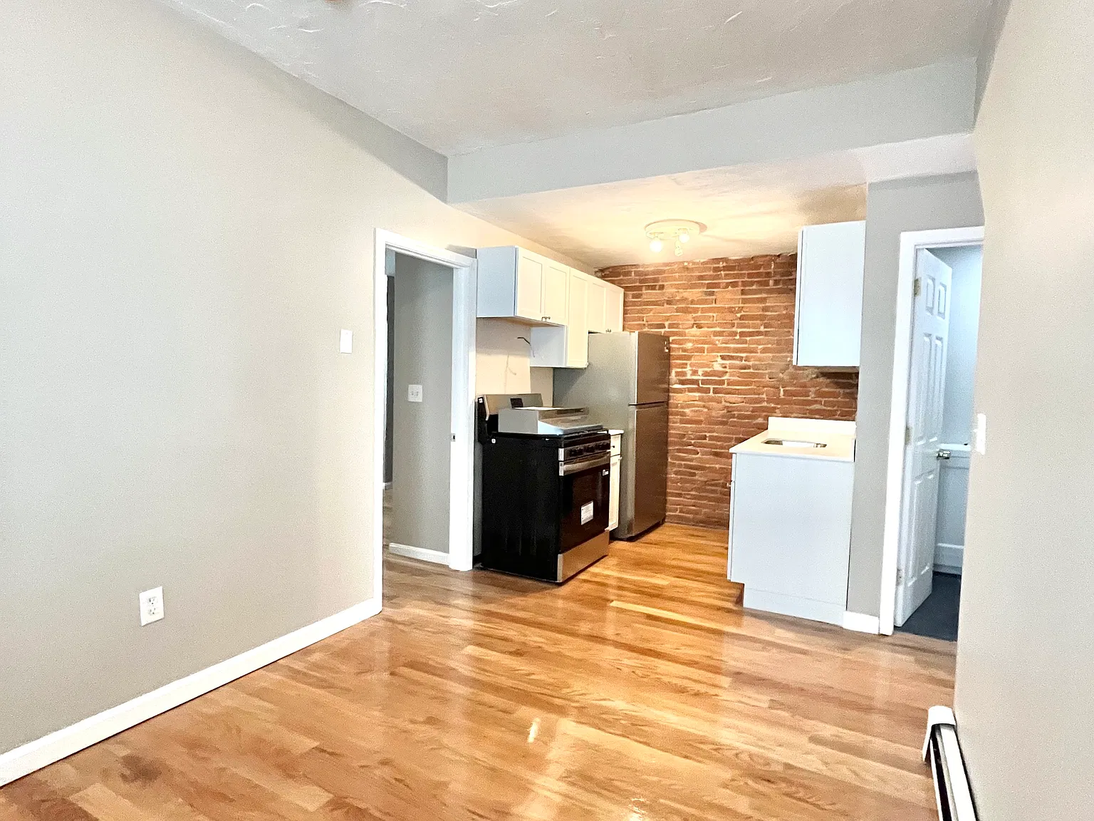 2 bed, 9999 sqft, $2,000 — Photo 3