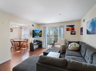 30 Crestview Ln, Mount Arlington, NJ 07856
