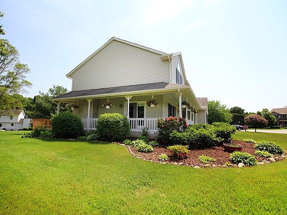 3rd image of 21984 Sandy Hill Ct