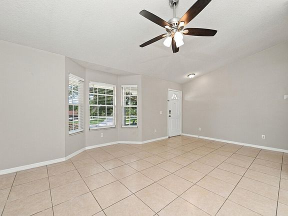 4th image of 301 Morningview Dr