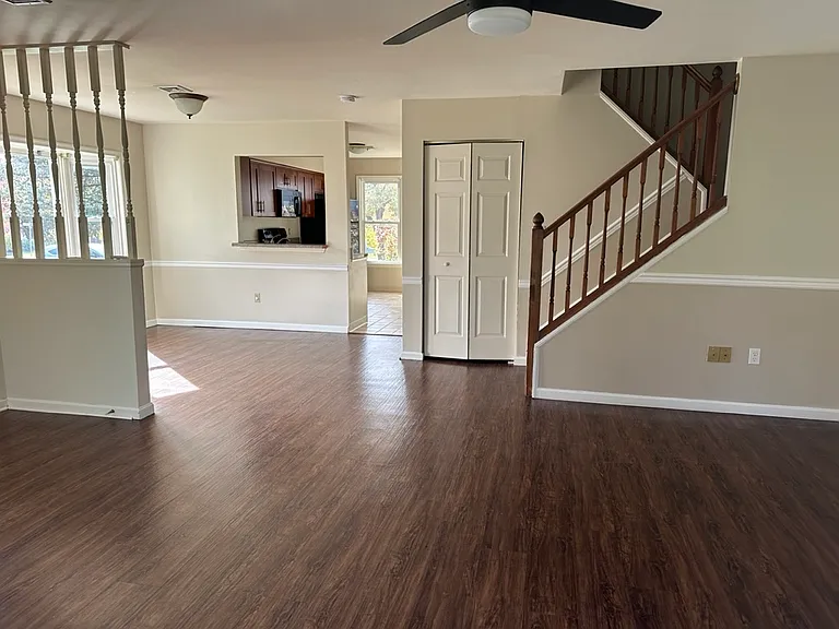 375 Jonathan Ct — Photo 4