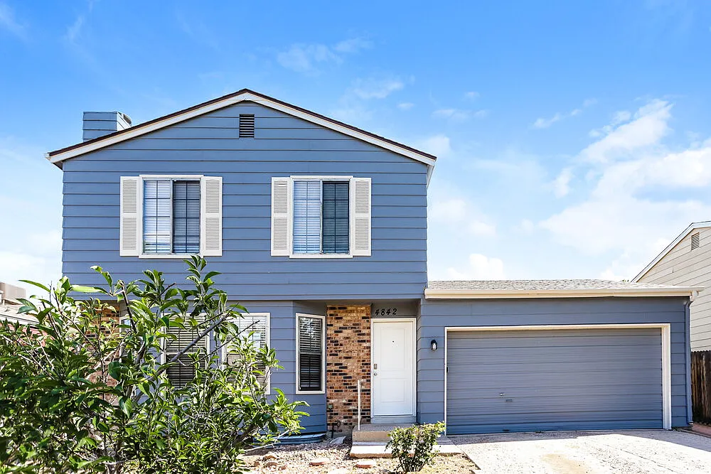 3 bed, 2.5 bath, 1586 sqft, $2,810 — Photo 1