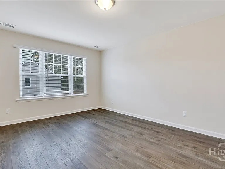 211 Vinesville Ct — Photo 26