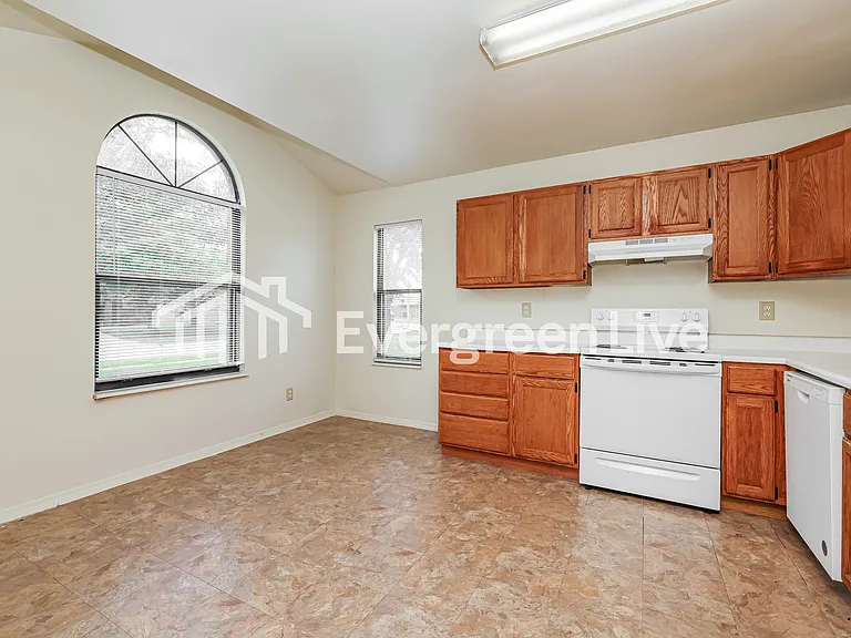 6453 Rolling Glen Dr — Photo 7