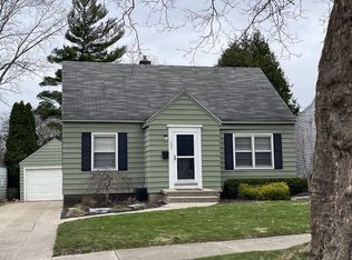 237 Woodside Dr NE, Grand Rapids, MI 49503