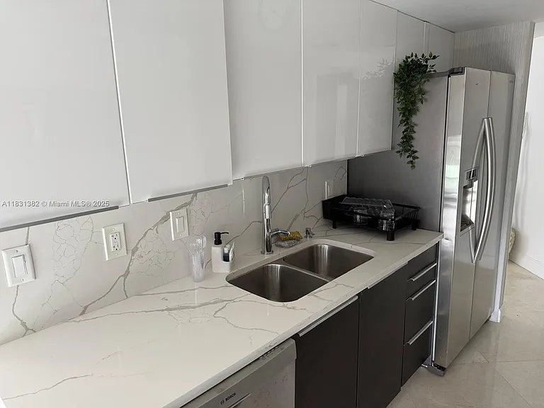 17375 Collins Ave #702 — Photo 7