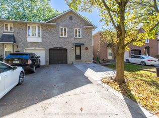 15 Foxglove Ct, Markham, ON L3R3Y3