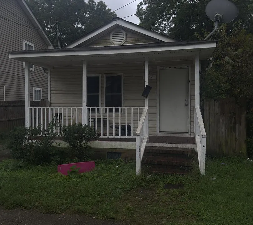 657 2nd Ave